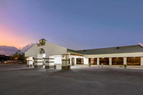 Best Western Post Oak Inn in Burnet, USA