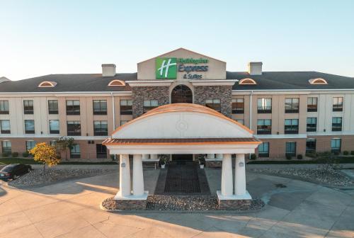 . Holiday Inn Express Hotel and Suites Saint Robert by IHG