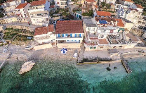 Peldbaseins, Four-Bedroom Holiday Home In Brist in Brist