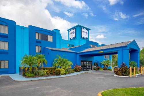 SPOT X Hotel Tampa - Wesley Chapel by The Red Collection in Wesley Chapel, USA