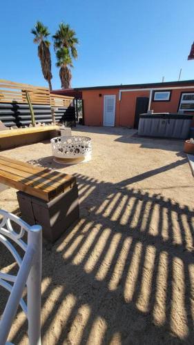 Hacienda Harmony Mid Century Gem with Hottub and Views in Twentynine Palms, USA