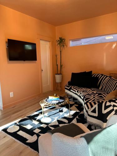 Modern, Remodeled Echo Park House-Walk to Sunset Blvd, Dodgers Stadium, Shops, Bars, Restaurants, Lake, Concerts, Los Angeles (foto 4)