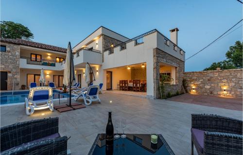 Peldbaseins, Stunning Home In Rastane Gornje in Gorica