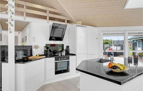 Kitchen, Lovely Home In Haderslev With Sauna in Flovt