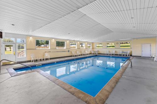 Quality Inn Lakefront - image 14