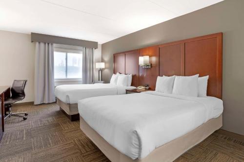 Comfort Inn Edgewater on Hudson River - image 3