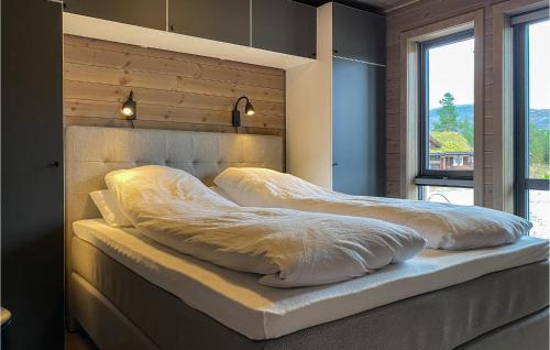 4 Bedroom Nice Home In Bjorli in 比約利