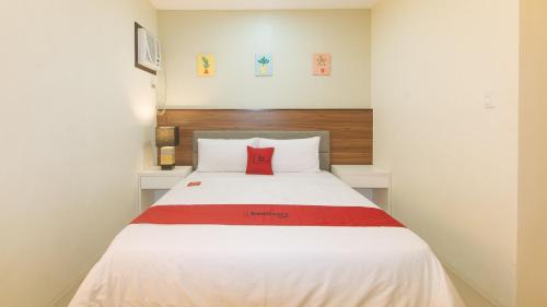 Deluxe Room image 10