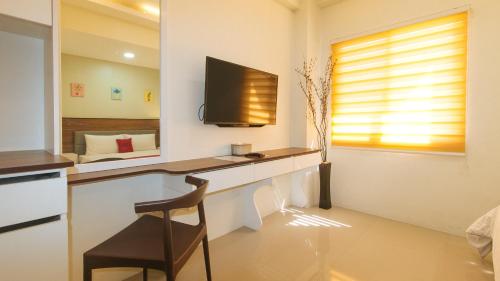 Deluxe Room image 5