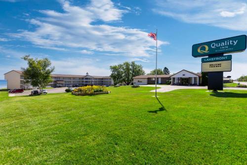 Quality Inn Lakefront in Saint Ignace, USA