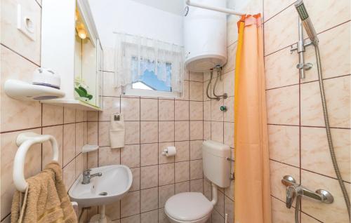 Two-Bedroom Apartment In Seget Vranjica - Tap to explore photos