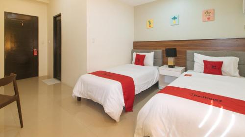 Twin Room image 8