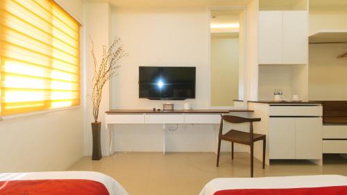 Twin Room image 3