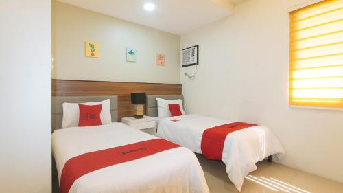Twin Room image 5