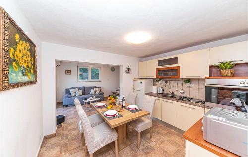 virtuve, Gorgeous Home In Krivodol in Krivodol