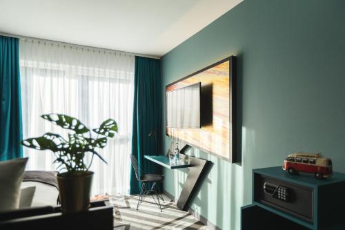 Standard Queen Room image 1