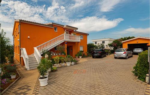 3 Bedroom Gorgeous Apartment In Vodice