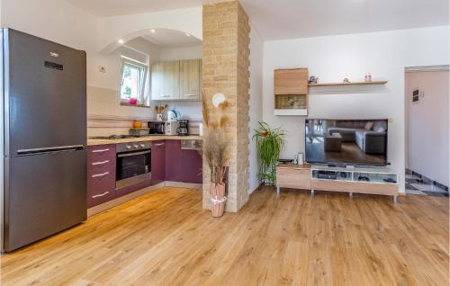 virtuve, Lovely Home In Marcana in Loborika
