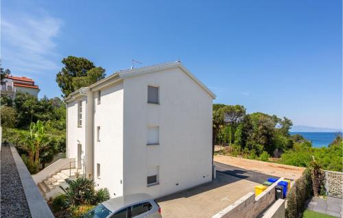 外部景觀, Lovely Apartment In Malinska With Wifi in 米爾澤堤奇