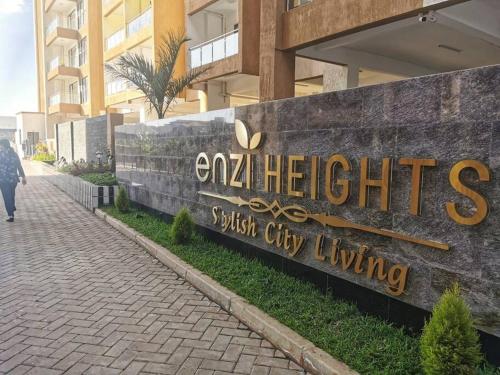 Enzi heights luxurious 2 bedroom furnished and serviced apartment with a pool,gym and playground in ไนโรบี
