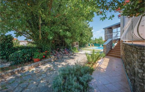 Dārzs, Amazing Apartment In Rovinj in Rovinjsko Selo