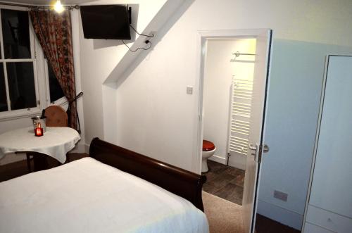 Tayview Hotel - image 12