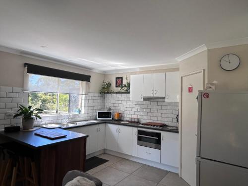 Konyha, Wayllinga Cottage in William Bay