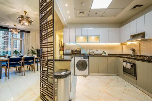 Stunning 3BR Apartment in Bayz Tower, Business Bay by Deluxe Holiday Homes