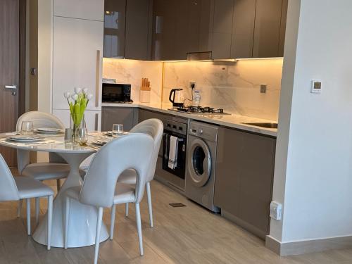 ASHRI luxurious apt in Meydan Riviera 44, Dubai