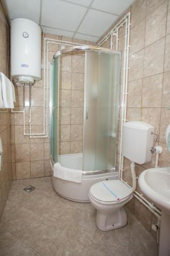 Sin-Kom Hotel Garni - image 6