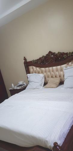 RÉSIDENCE DES 7 COLLINES RÉSIDENCE DES 7 COLLINES