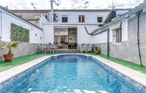 Peldbaseins, Amazing Home In Trasmulas, Granada in Pinos Puente