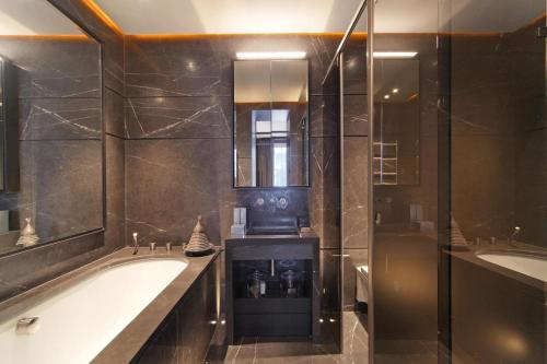 Cadogan Square - 2 bed - main image