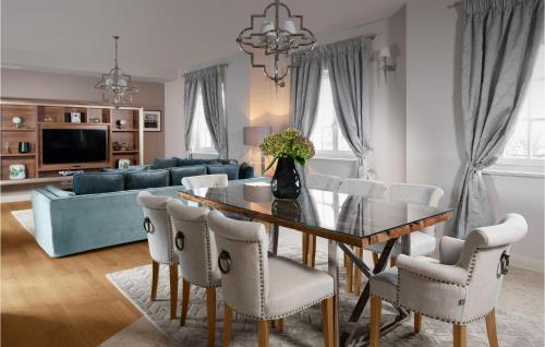Four-Bedroom Holiday Home