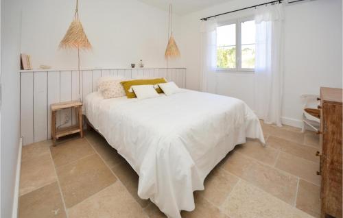 Two-Bedroom Holiday Home image 4