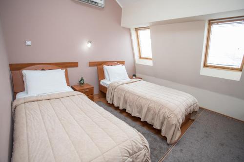 Sin-Kom Hotel Garni - image 2
