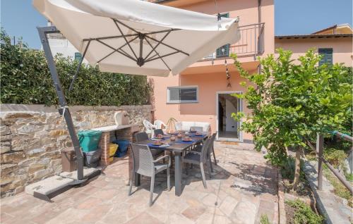 2 Bedroom Nice Home In Borgo Doneglia gîte à louer Borgo d'Oneglia