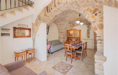  2 Bedroom Nice Home In Borgo D´oneglia in Borgo dʼOneglia