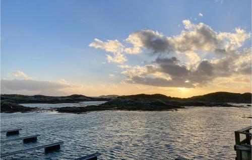 Skats, Beautiful Home In Offersøy With Kitchen in Vestbygd