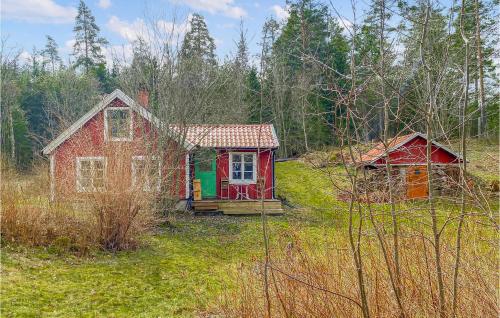 . 2 Bedroom Cozy Home In Kisa
