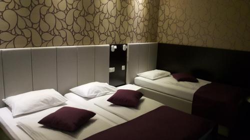 Triple Room image 2