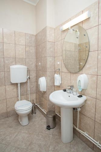 Sin-Kom Hotel Garni - image 14