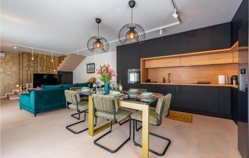 virtuve, Stunning Home In Rastane Gornje in Gorica