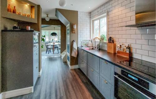 Konyha, 2 Bedroom Gorgeous Home In Lönsboda (2 Bedroom Gorgeous Home In Lonsboda) in Ubbaboda