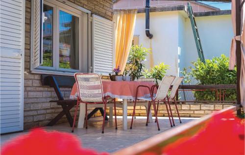 3 Bedroom Lovely Home In Vodice