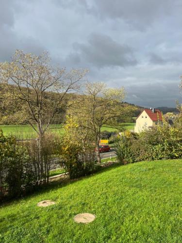 View, janu-homes - 3 Zimmer Apartment - 7 Betten, Lahnblick vom Rheinberg in Runkel