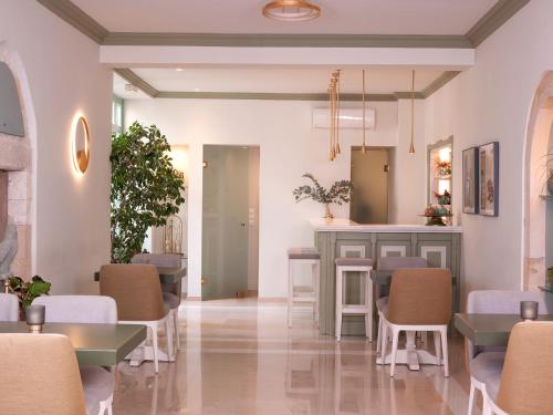 Mythos Suites Hotel - image 9
