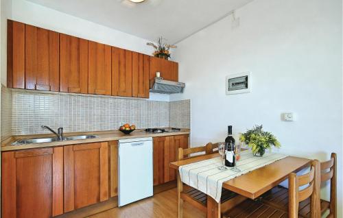 Konyha, Apartment Tar-Vabriga Istarske Kontrade Iii in Lanterna