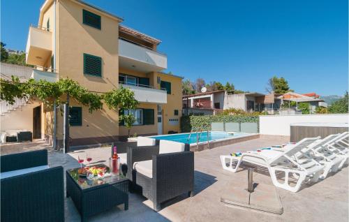 Lovely Apartment In Solin With Kitchen