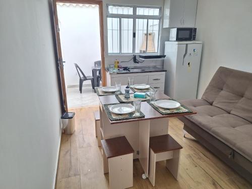Kitchen, Residencial Caetano, Micro Casa com churrasqueira privativa e piscina do condominio, infantil, adult near Churrascaria Yedo
